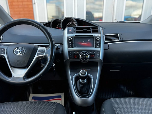 Toyota Verso 13 of 23