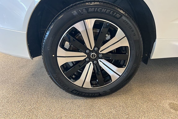 Volvo XC60 12 of 13