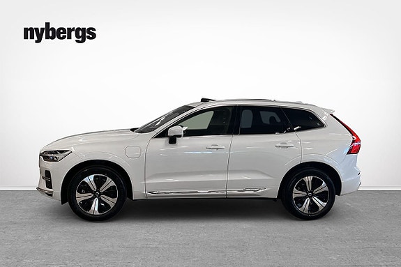 Volvo XC60 2 of 13