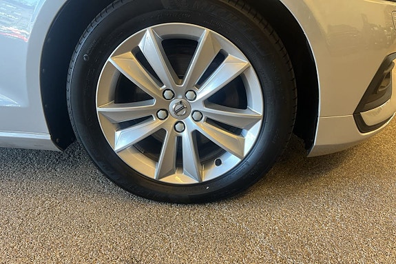 Volvo V60 11 of 14