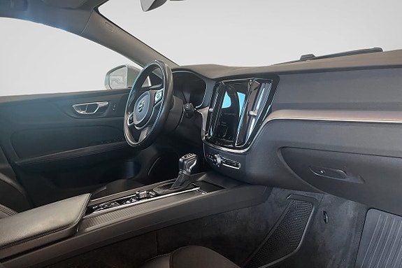 Volvo V60 9 of 14