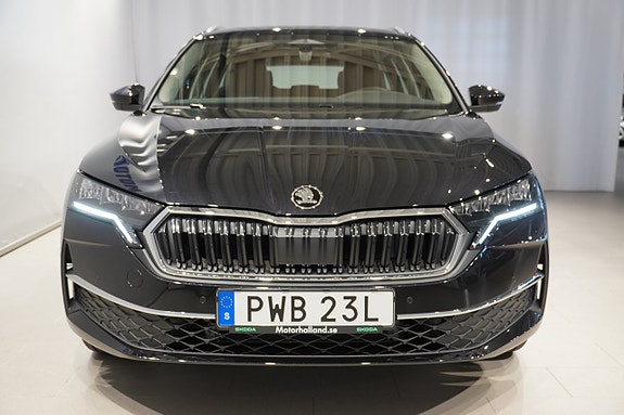 Skoda Octavia 2 of 18