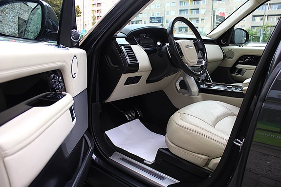 Land Rover Range Rover 22 of 30