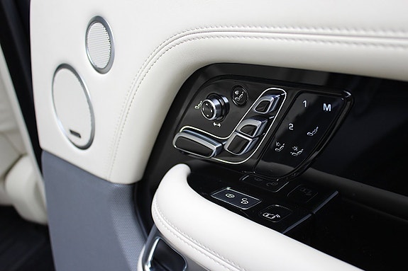 Land Rover Range Rover 6 of 30