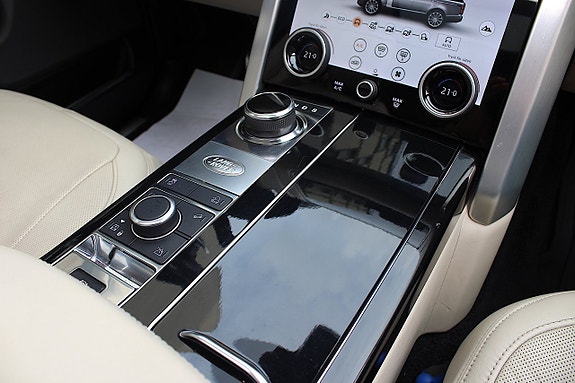 Land Rover Range Rover 28 of 30