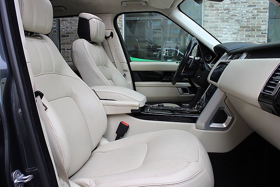 Land Rover Range Rover 25 of 30