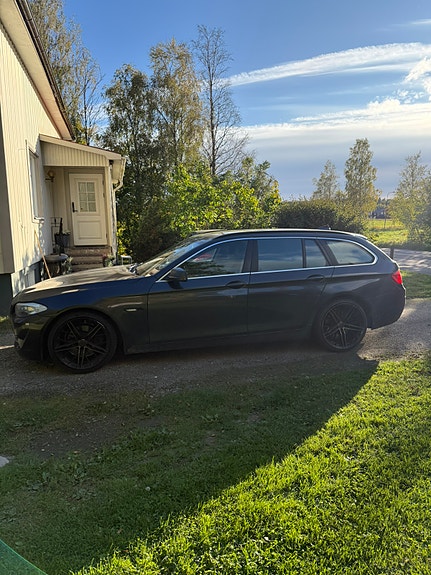 BMW 520d 2 of 3