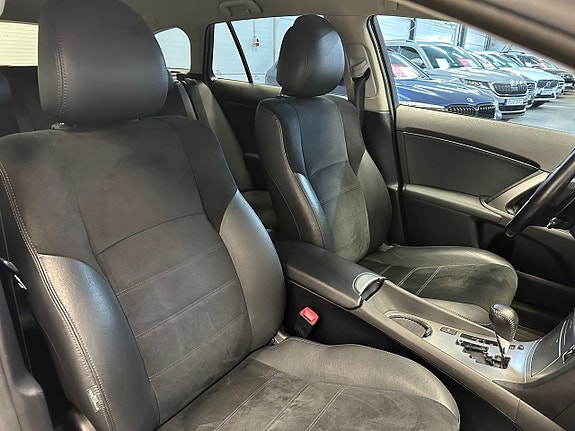 Toyota Avensis 14 of 25