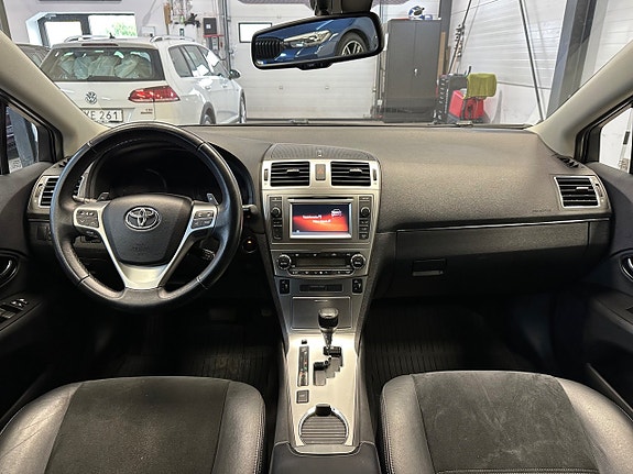 Toyota Avensis 10 of 25
