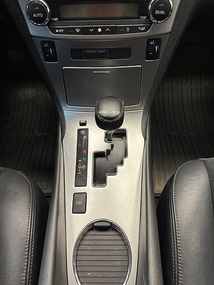 Toyota Avensis 21 of 25