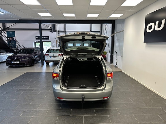 Toyota Avensis 7 of 25