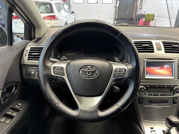 Toyota Avensis 19 of 25