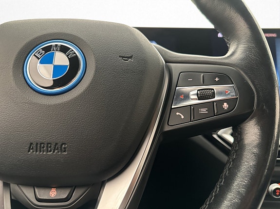 BMW 330e 17 of 29