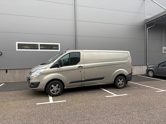 Ford Transit Custom 2 of 8