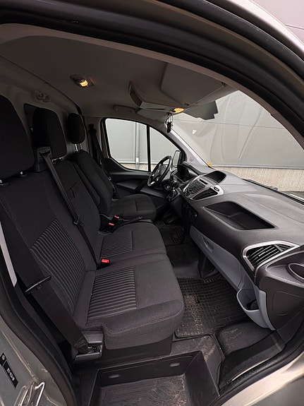 Ford Transit Custom 7 of 8