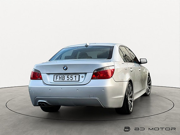 BMW 530i 9 of 16