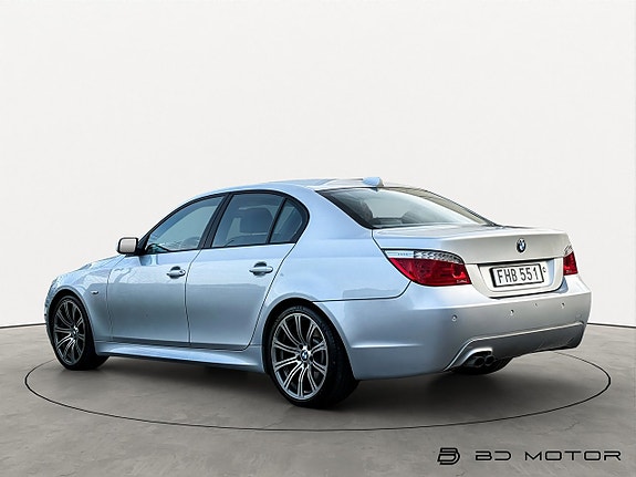 BMW 530i 7 of 16