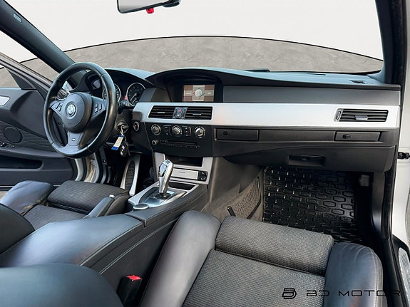 BMW 530i 11 of 16
