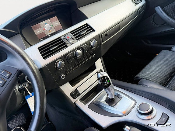 BMW 530i 13 of 16