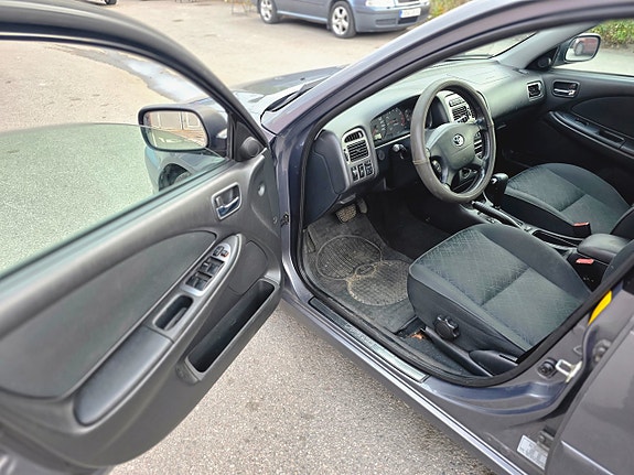 Toyota Avensis 10 of 18