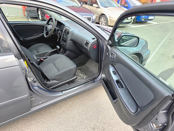 Toyota Avensis 13 of 18