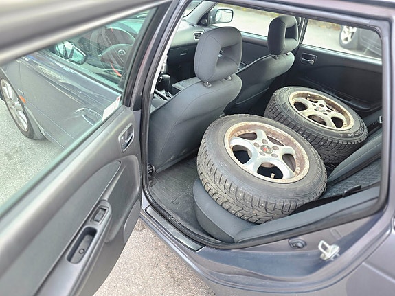 Toyota Avensis 9 of 18