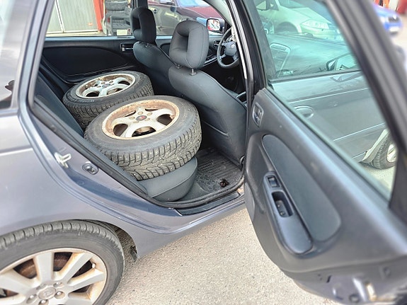 Toyota Avensis 16 of 18
