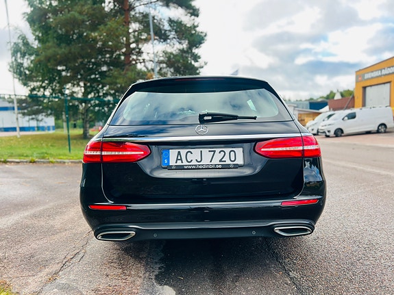 Mercedes-Benz E200 13 of 13