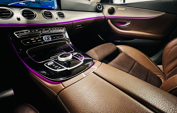 Mercedes-Benz E200 7 of 13