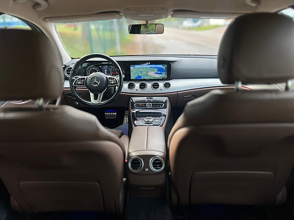 Mercedes-Benz E200 6 of 13