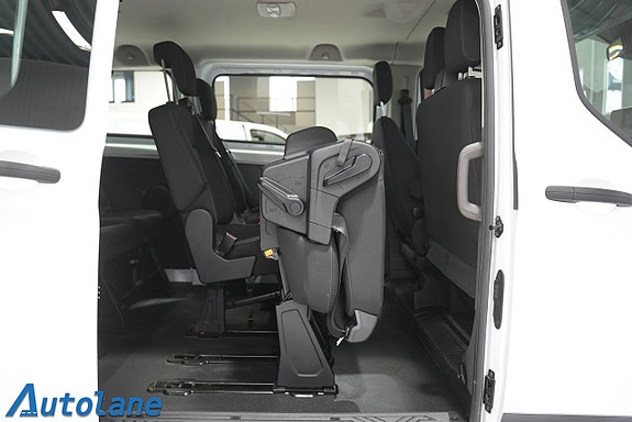 Ford Transit Custom 11 of 28