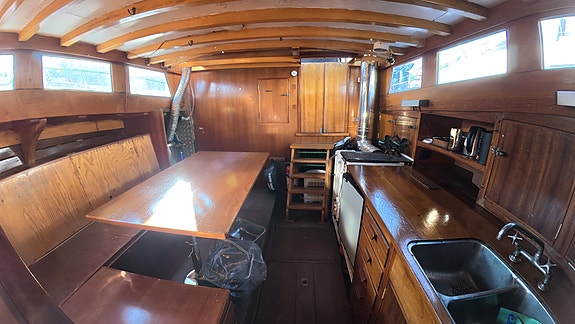 M/S Eloise, motorseglare ek,mahogny och teak ritad av Curt Lamby 4 of 7