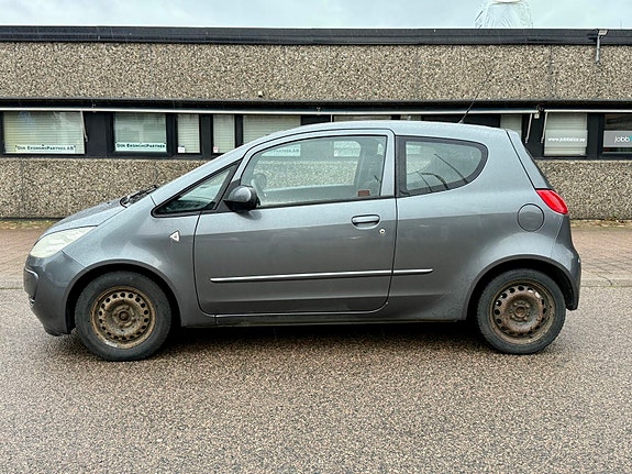 Mitsubishi Colt 2 of 4