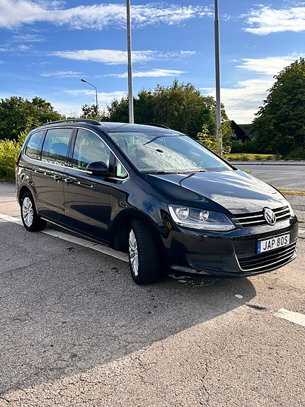 Volkswagen Sharan 3 of 9