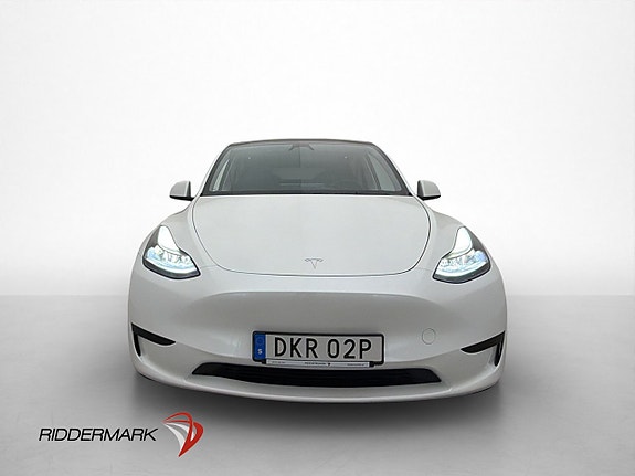 Tesla Model Y 3 of 28