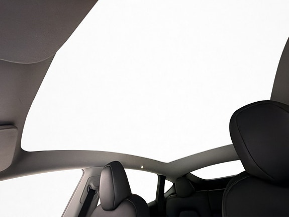 Tesla Model Y 11 of 28