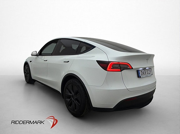 Tesla Model Y 6 of 28