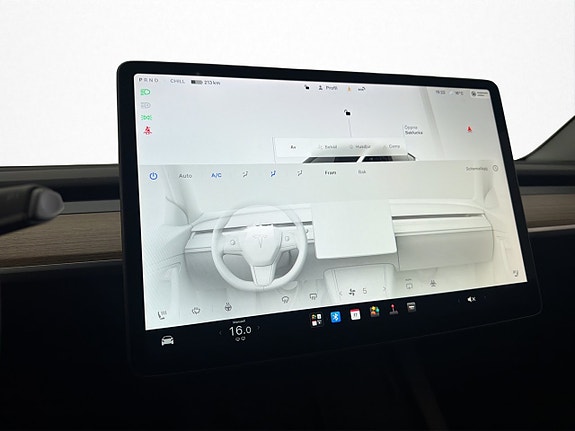 Tesla Model Y 23 of 28