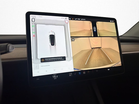 Tesla Model Y 19 of 28