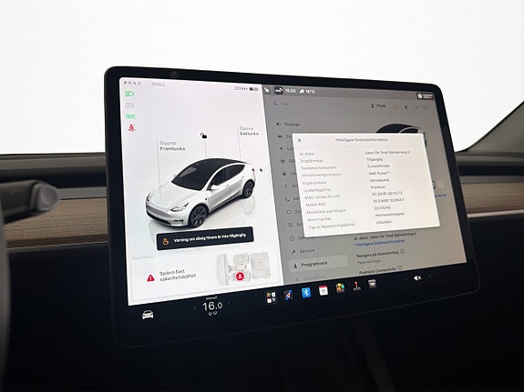 Tesla Model Y 26 of 28
