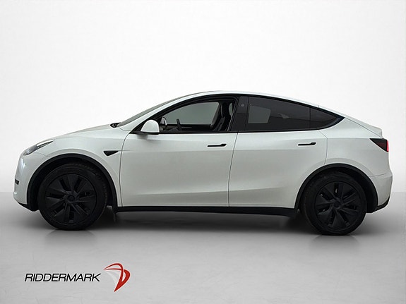 Tesla Model Y 5 of 28