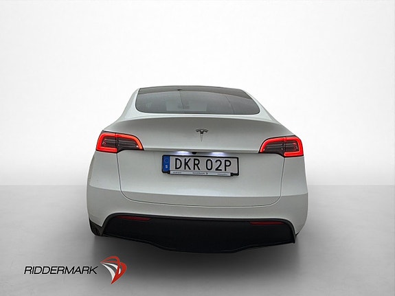 Tesla Model Y 8 of 28