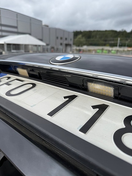 BMW 750i 12 of 24