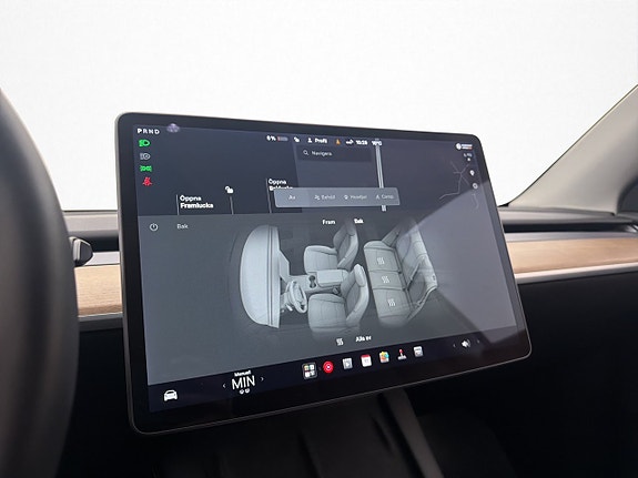 Tesla Model Y 23 of 29