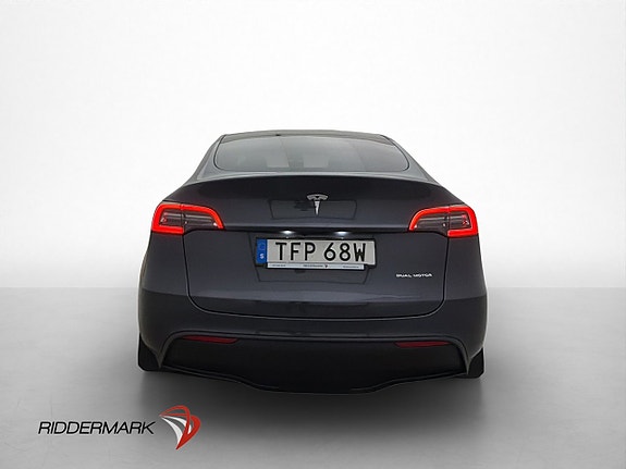 Tesla Model Y 8 of 29