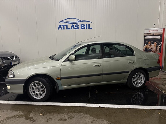 Toyota Avensis 2 of 21