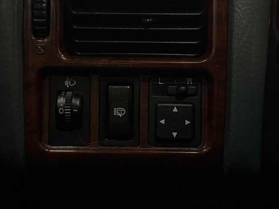 Toyota Avensis 11 of 21