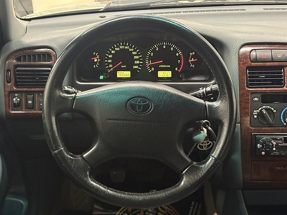Toyota Avensis 19 of 21