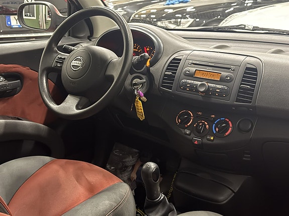 Nissan Micra 10 of 21