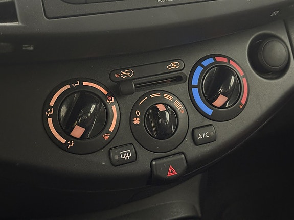 Nissan Micra 16 of 21